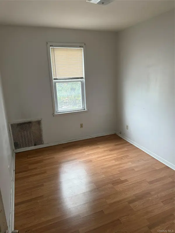 5722 65th ST, Maspeth, NY 11378