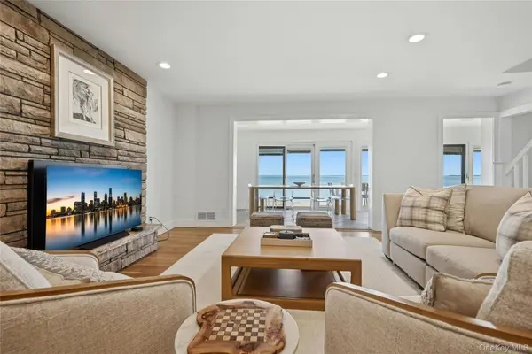 8908 Peconic Bay BLVD, Laurel, NY 11948