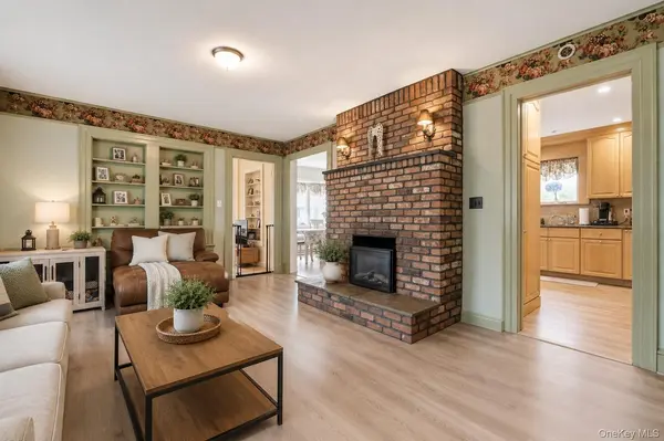 91 Rockaway AVE, Rockville Centre, NY 11570