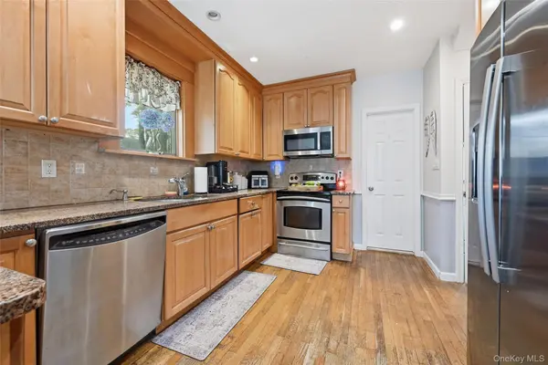 91 Rockaway AVE, Rockville Centre, NY 11570