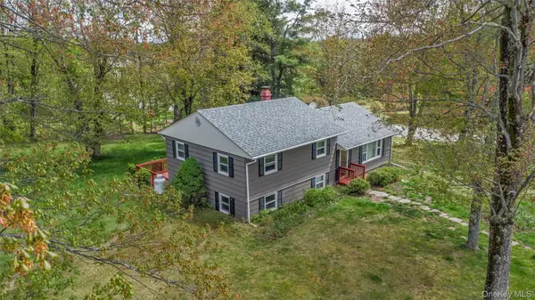 2 Sunset DR, Monticello, NY 12701