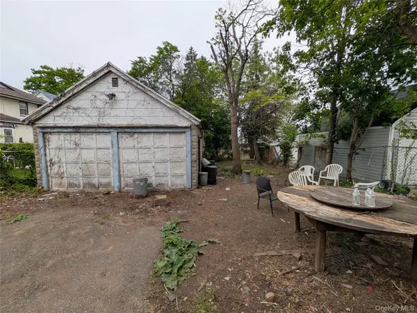 93-42 212th ST, Queens Village, NY 11428