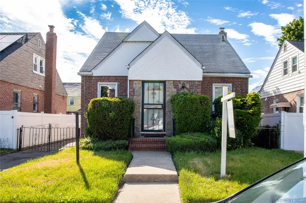 11592 226th ST, Cambria Heights, NY 11411