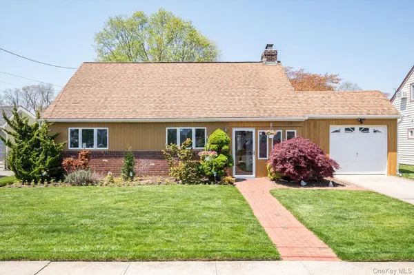 340 Seaford AVE, Massapequa, NY 11758