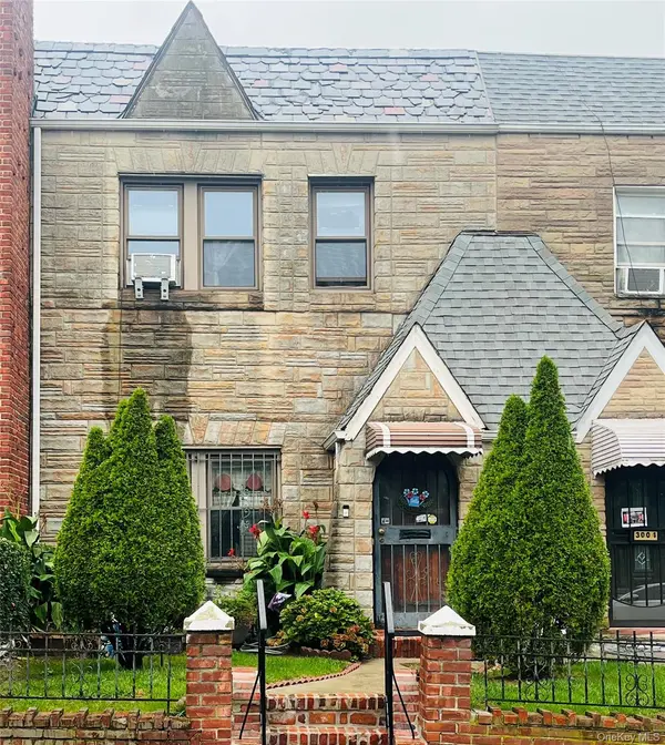 3006 90TH ST, East Elmhurst, NY 11369