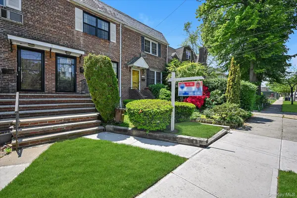 15822 Powells Cove BLVD, Whitestone, NY 11357
