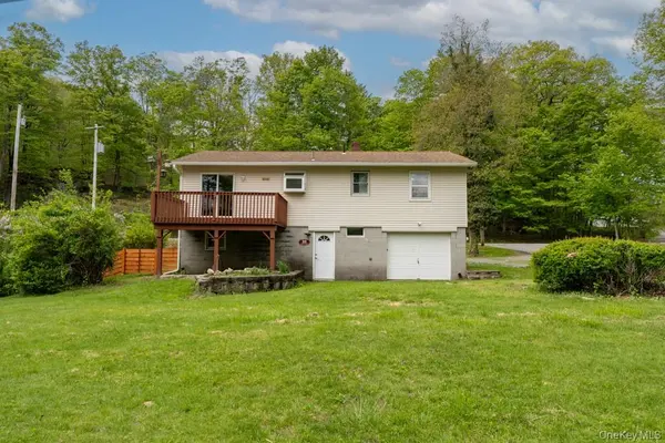 23 Lakeview DR, Holmes, NY 12531