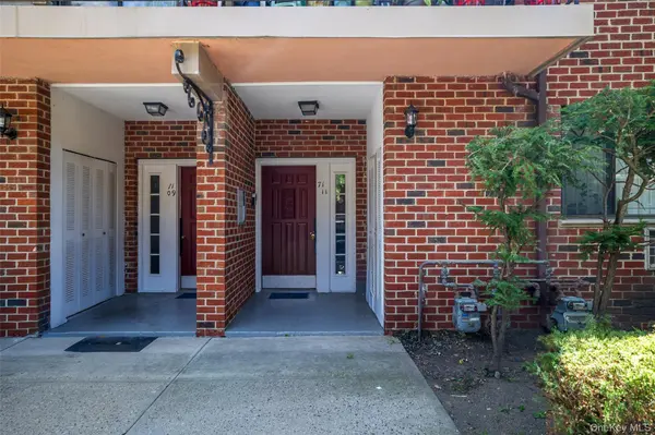 7111 Sutton PL #3, Fresh Meadows, NY 11365