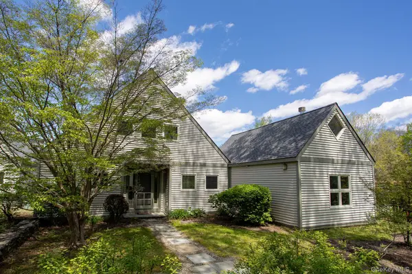 322 Arcadia DR, Ancramdale, NY 12503