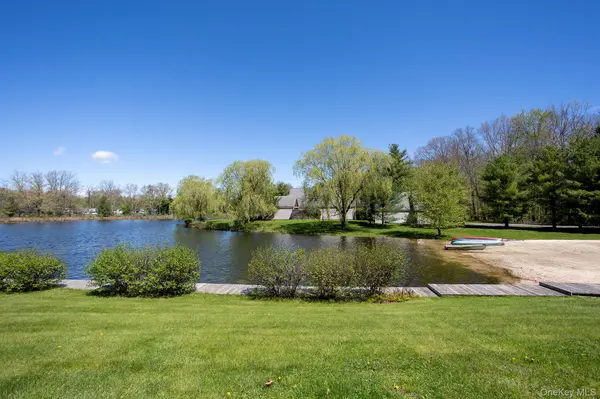 322 Arcadia DR, Ancramdale, NY 12503