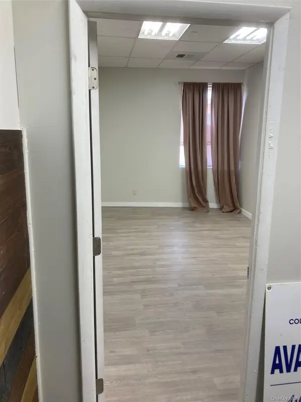 393 Sunrise HWY #4, Lynbrook, NY 11563