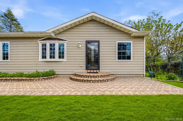 46 Lafayette DR, Shirley, NY 11967