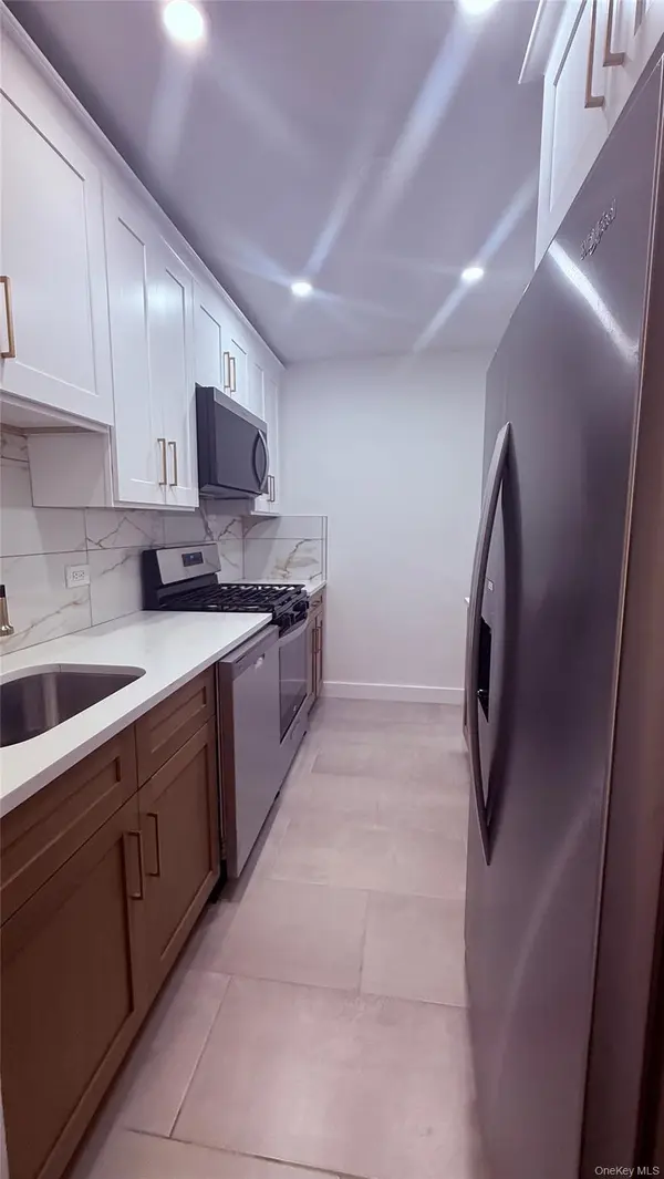 665 Thwaites PL #4N, Bronx, NY 10467