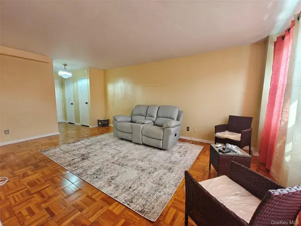 385 McLean AVE #8D, Yonkers, NY 10705