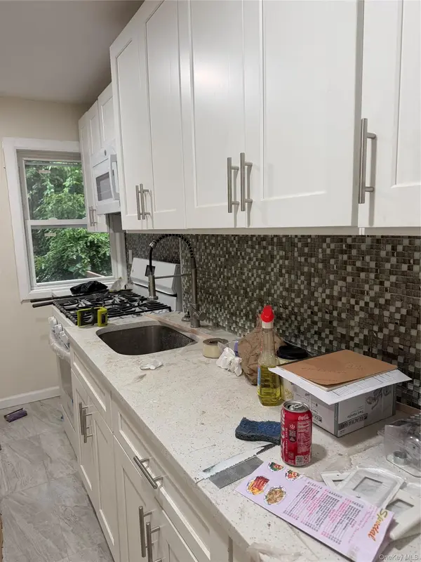 30-21 37th ST, Astoria, NY 11103