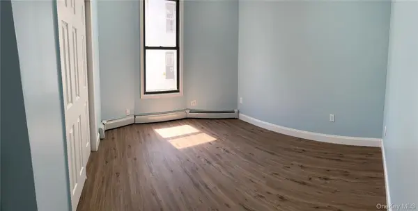 2854 Briggs AVE, Bronx, NY 10458
