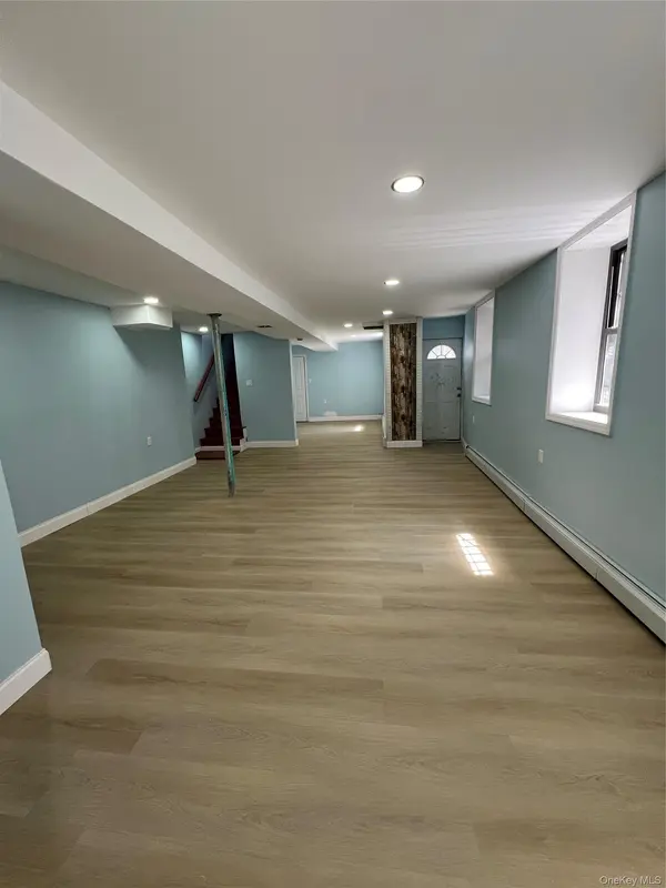 2854 Briggs AVE, Bronx, NY 10458