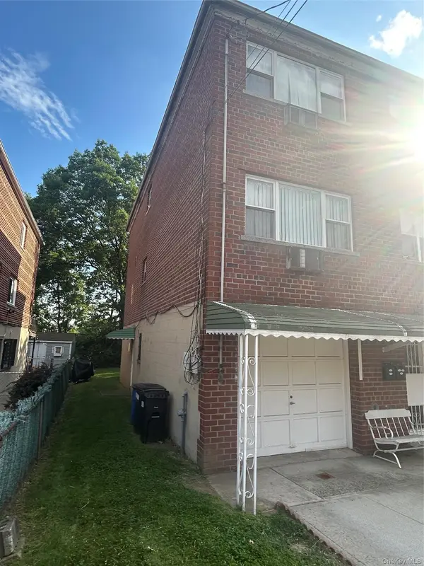 914 E 211th ST, Bronx, NY 10469