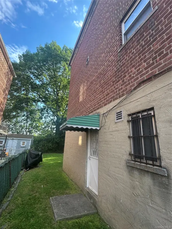 914 E 211th ST, Bronx, NY 10469