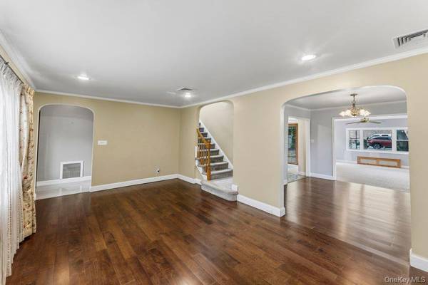 99 Norwood AVE, Malverne, NY 11565