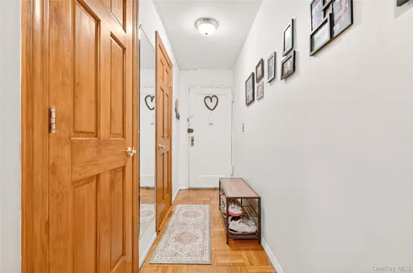 25 Shady Glen CT #2C, New Rochelle, NY 10805