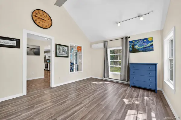 24 Avenue L, Godeffroy, NY 12729
