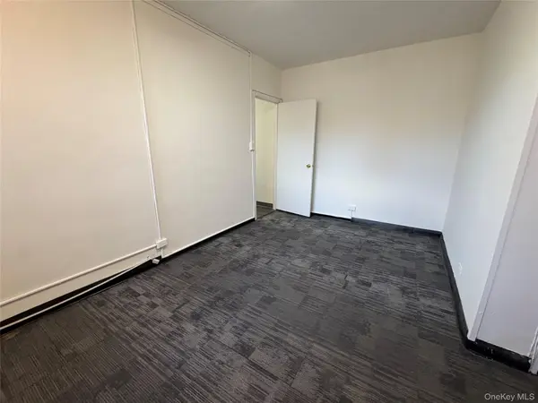 86-35 Queens Blvd #1D, Elmhurst, NY 11373