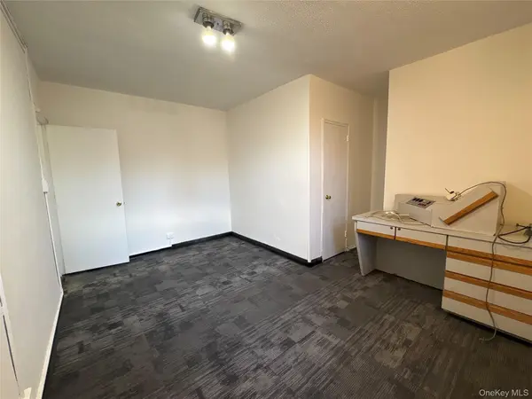 86-35 Queens Blvd #1D, Elmhurst, NY 11373