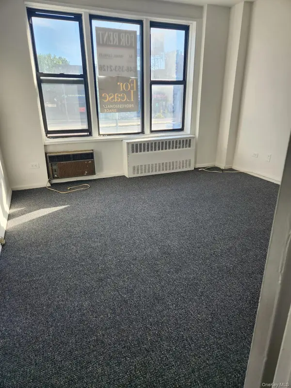 86-35 Queens Blvd #2G, Elmhurst, NY 11428