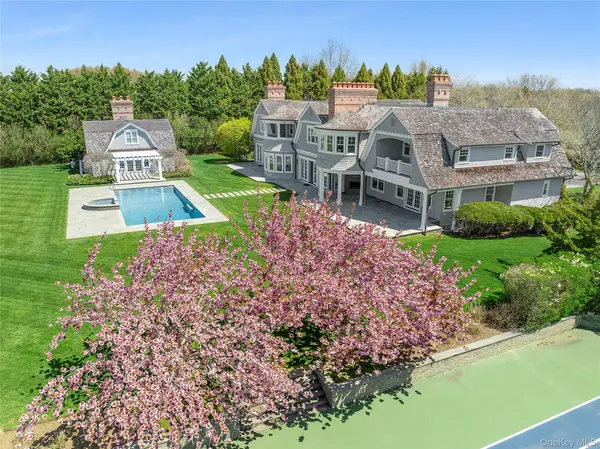 672 Halsey LN, Water Mill, NY 11932