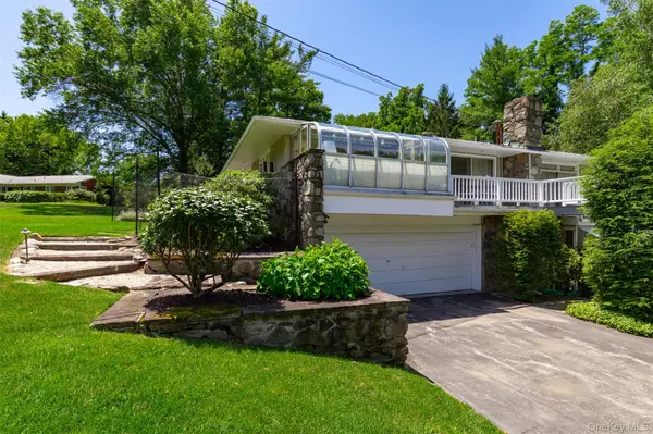 42 Yates BLVD, Poughkeepsie, NY 12601