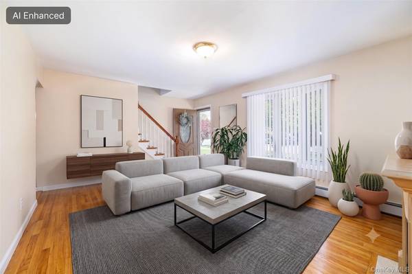 265 W Windsor Pkwy, Oceanside, NY 11572