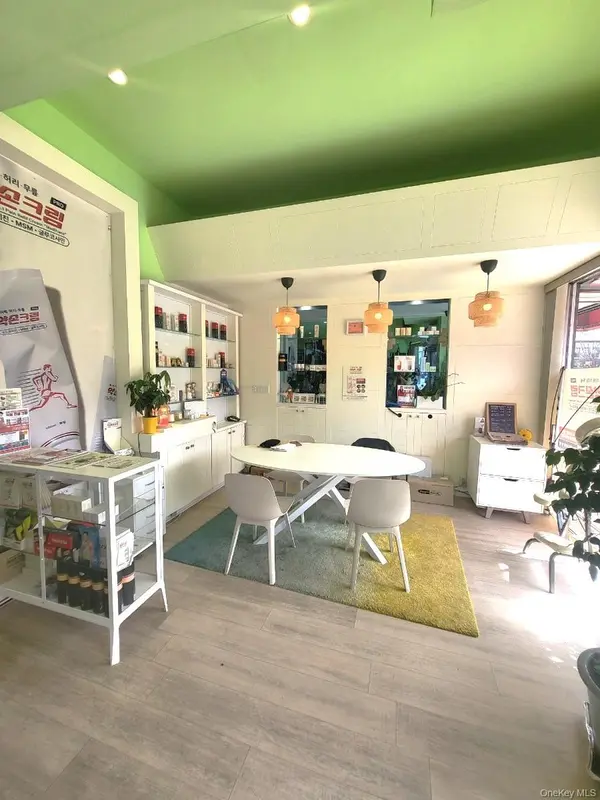 161-07 Northern BLVD, Flushing, NY 11358