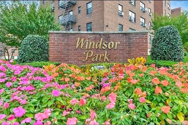 213-06 75th AVE #2-O, Oakland Gardens, NY 11364
