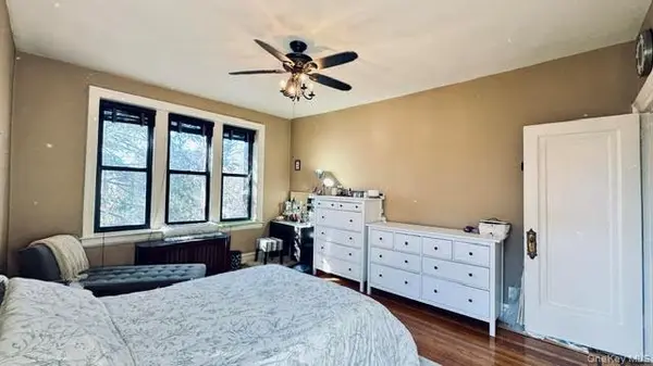 160-15 Powells Cove BLVD #A101, Beechhurst, NY 11357