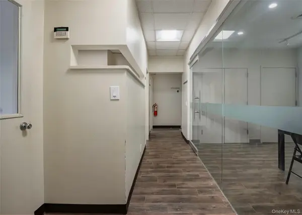 42-02 192nd ST, Flushing, NY 11358