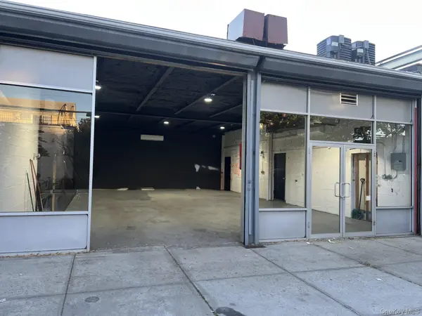 42-04/06 192nd ST, Flushing, NY 11358