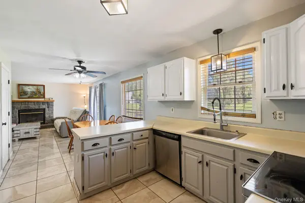 4 Brook CT, Walden, NY 12586