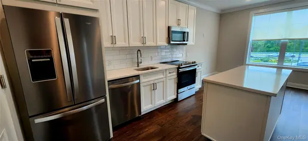 5 Freer Street #306, Lynbrook, NY 11563