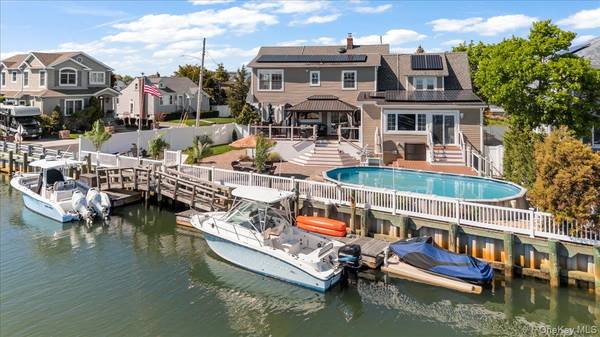 2968 Islip CT, Wantagh, NY 11793
