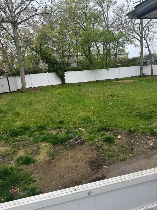 26 Jefferson ave AVE, Amityville, NY 11701