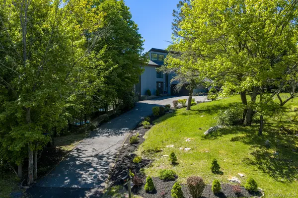 26 Mandy LN, Washingtonville, NY 10992