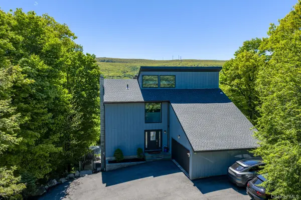 26 Mandy LN, Washingtonville, NY 10992