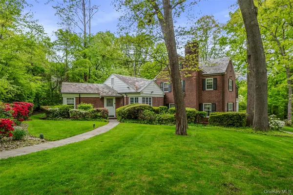 111 Clent RD, Great Neck, NY 11021