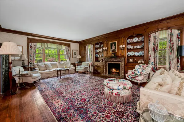 111 Clent RD, Great Neck, NY 11021
