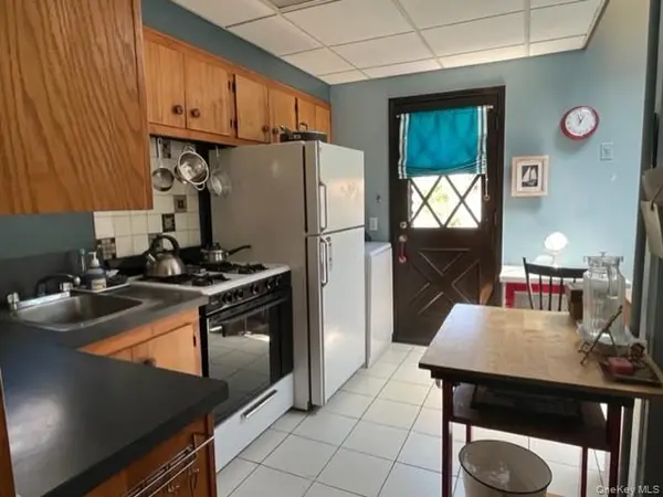 34-29 208 ST, Bayside, NY 11361