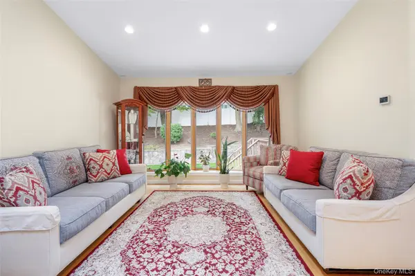 5 Oakridge RD, White Plains, NY 10607