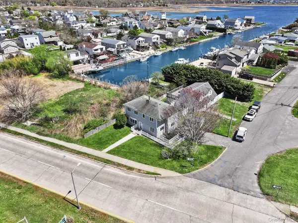 55 William Floyd Pkwy, Shirley, NY 11967