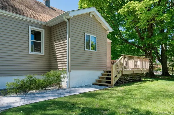 6 Winterberry RD, Beacon, NY 12508