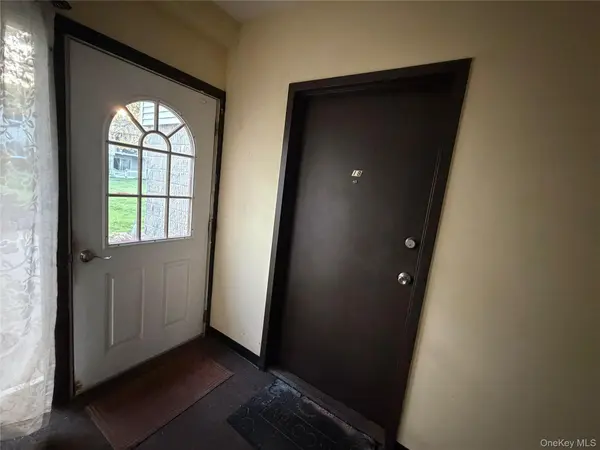 42 Richmond BLVD #1B, Ronkonkoma, NY 11779